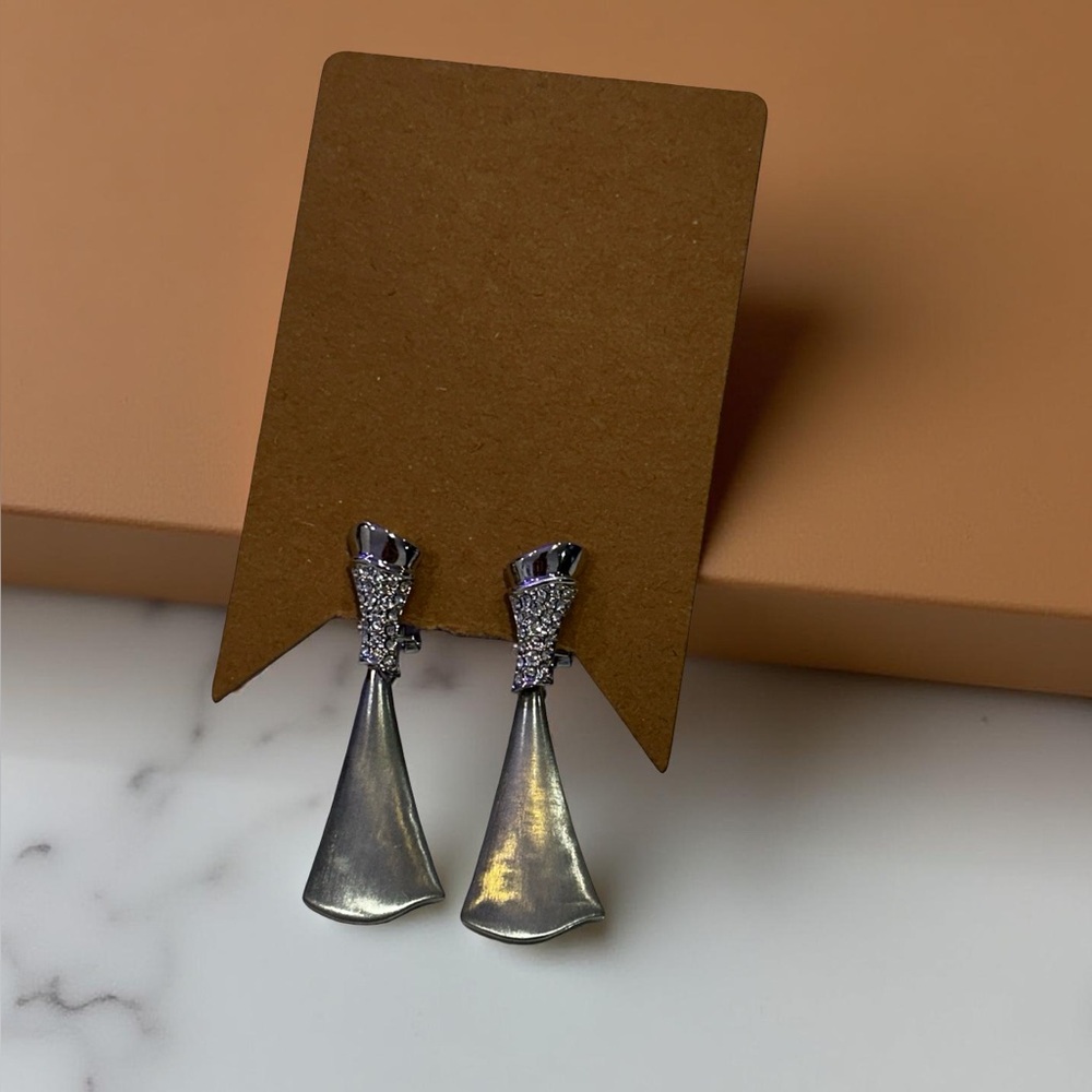1. Swarovski Crystal Drop Earrings Rhodium plated💎 - Picture 2 of 2